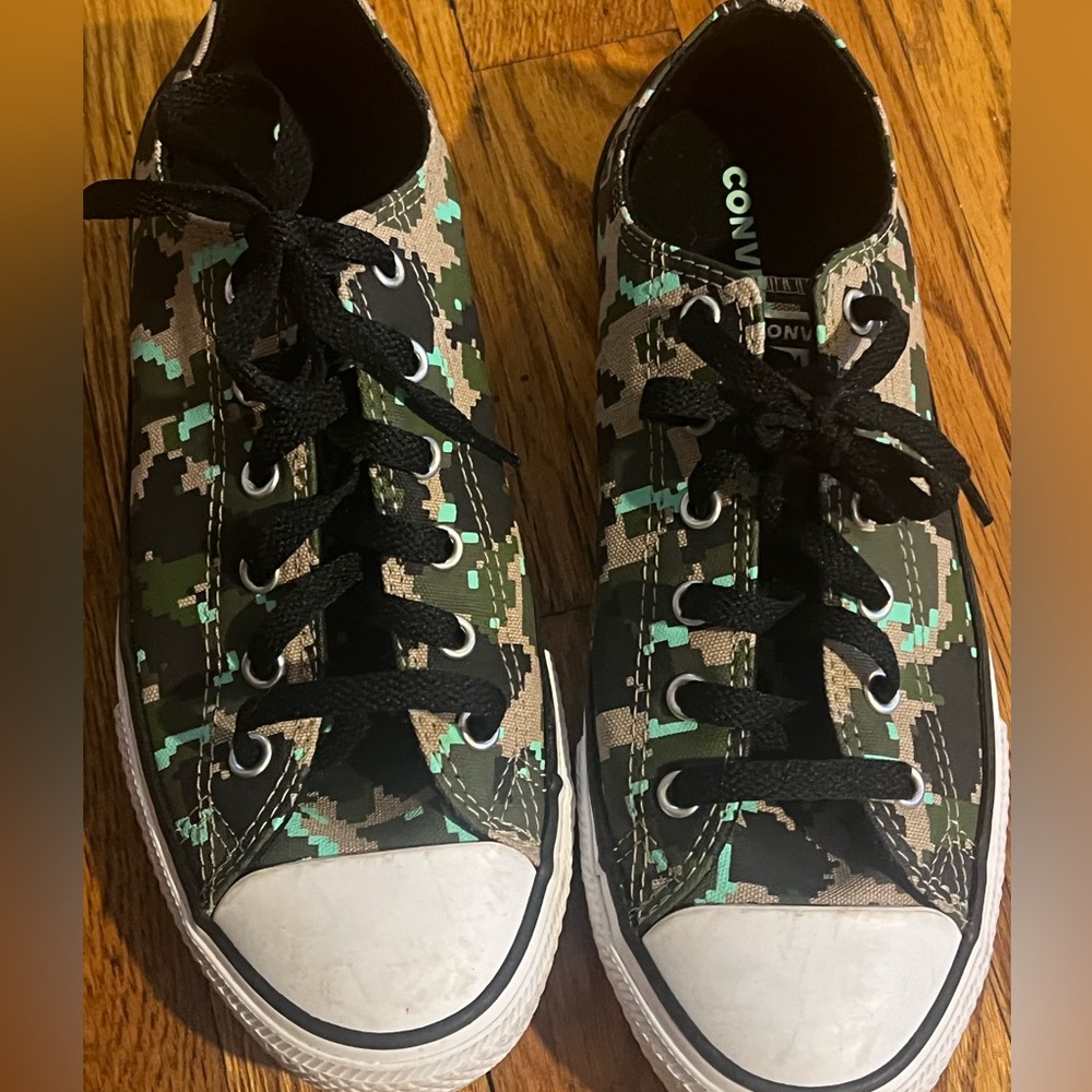 New unused converse